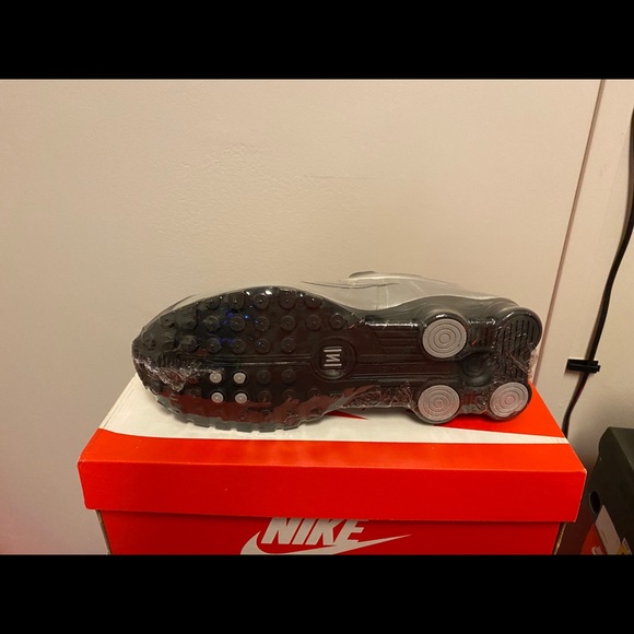 Nike Shox R4 - Picture 2 of 3
